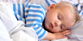 5 pautas para ayudar a los niños a dormir solos