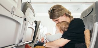 Volar con bebés y niños, todo lo que deberías saber